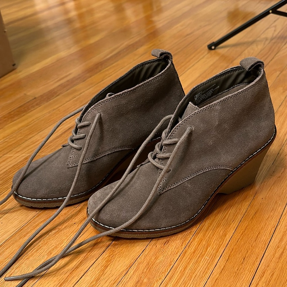 White mountain tie up heeled, taupe, 8.5, wedges